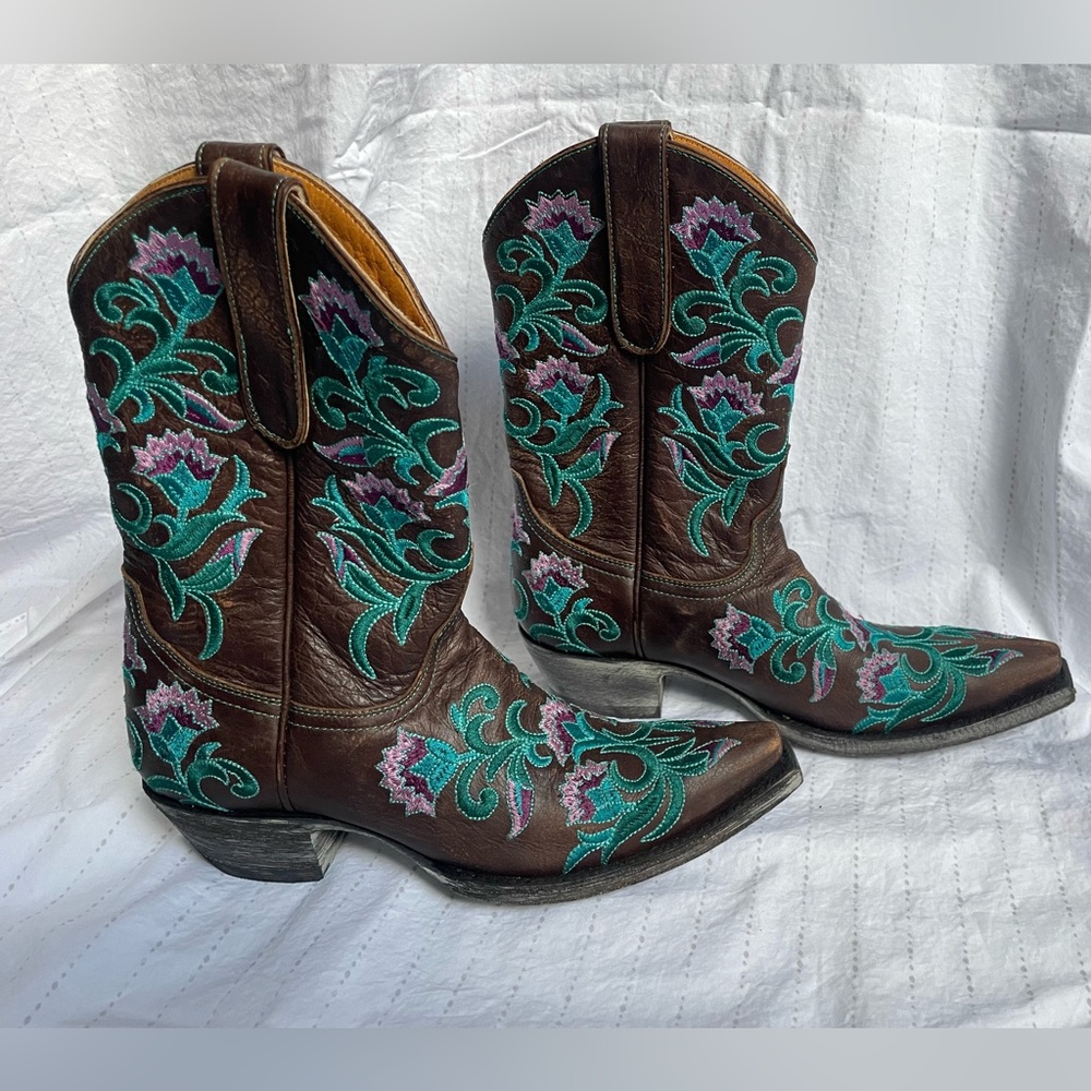 Old Gringo hand embroidered leather cowboy boots size 7B New Excellent condition